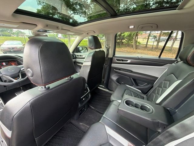Used 2024 Volkswagen Atlas Peak Edition SE AWD/4WD image 23