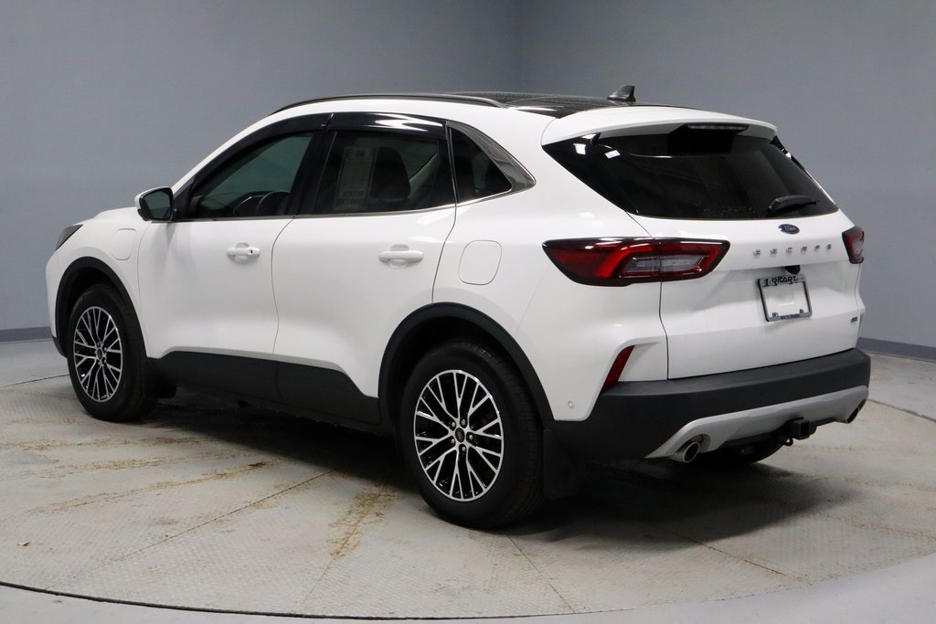 Certified 2024 Ford Escape SE w/ PHEV Premium Package image 3
