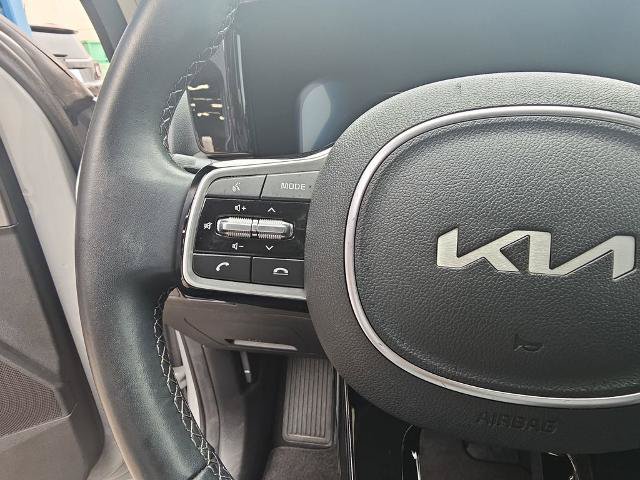 Used 2023 Kia Sorento SX AWD/4WD image 17