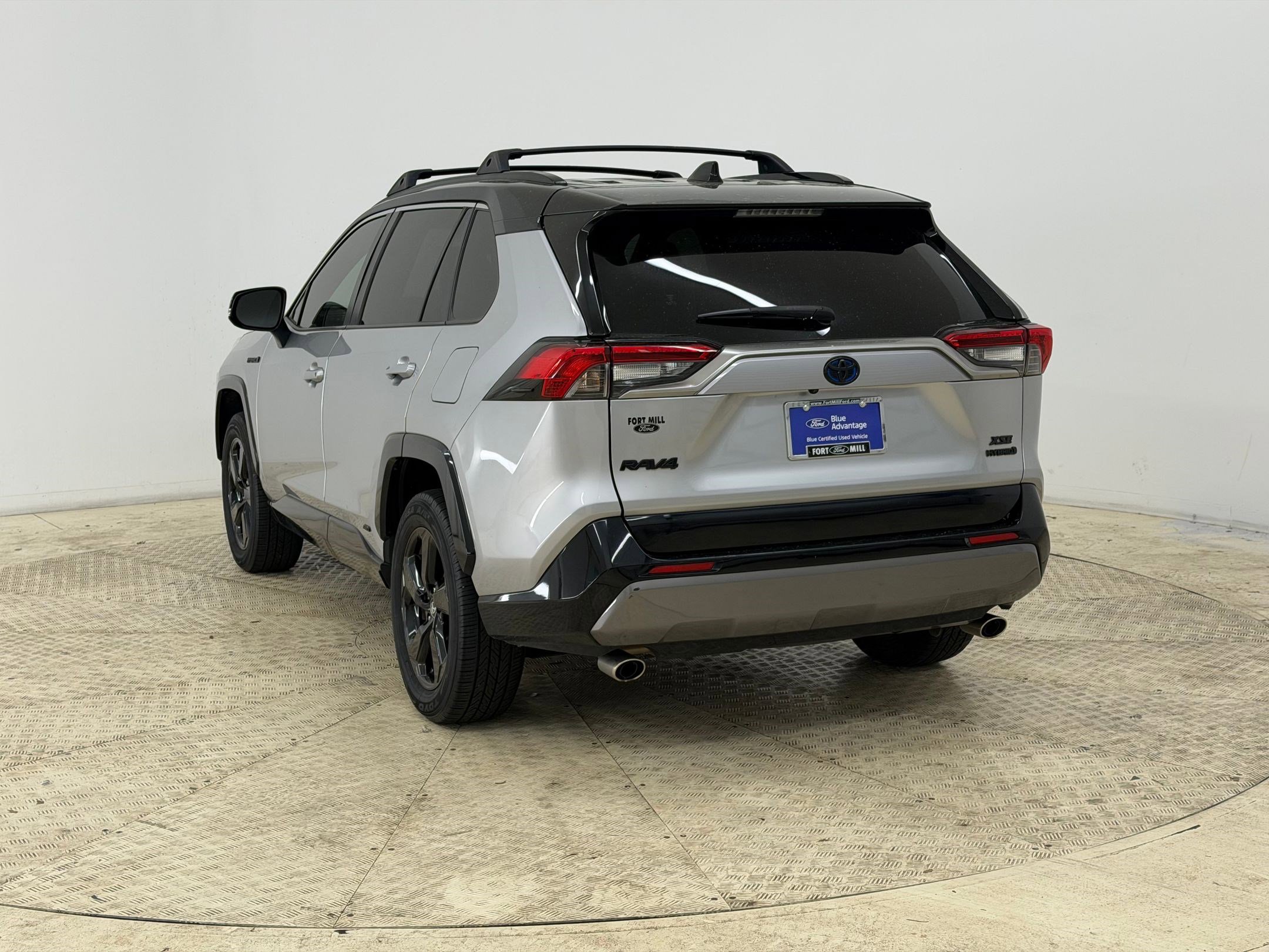 Used 2019 Toyota RAV4 XSE w/ Carpet Mat Package image 3