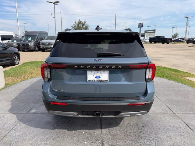 Certified 2025 Ford Explorer Active w/ Active Comfort Package RWD image 6