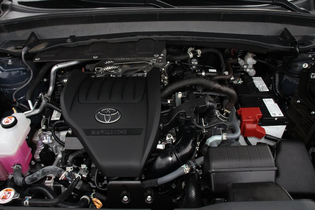 Used 2025 Toyota Grand Highlander AWD image 29
