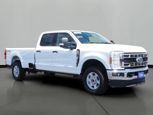 Certified 2023 Ford F350 XLT w/ 360-Degree Camera Package AWD/4WD image 4