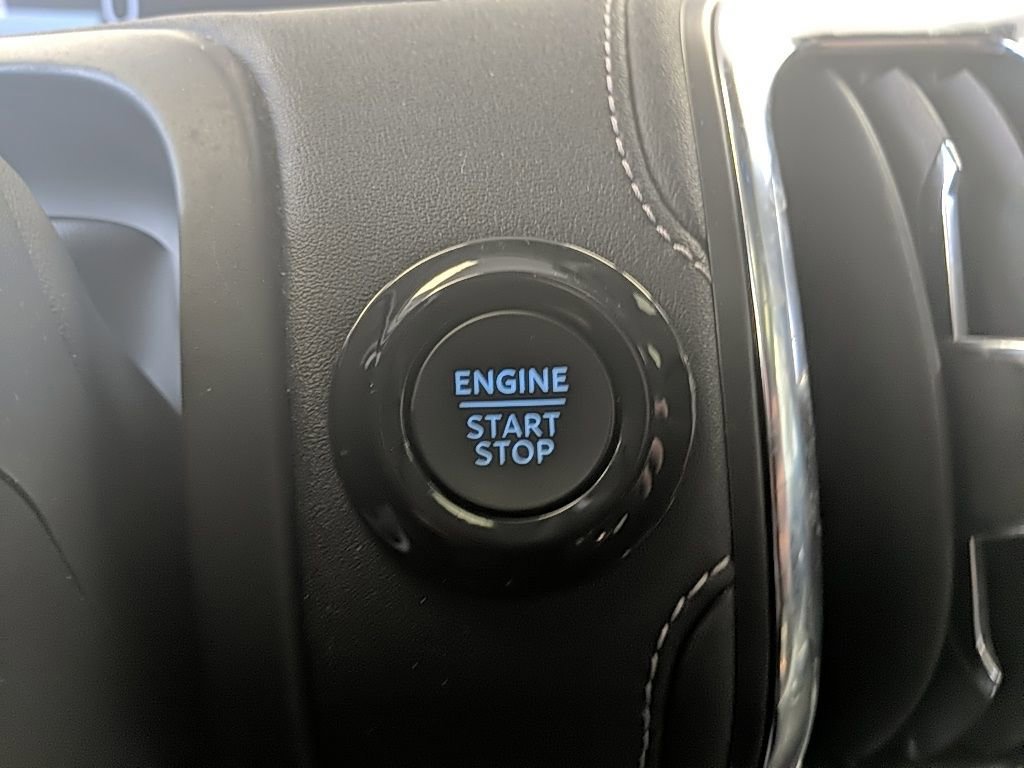 Certified 2025 Ford Expedition Max Platinum image 31