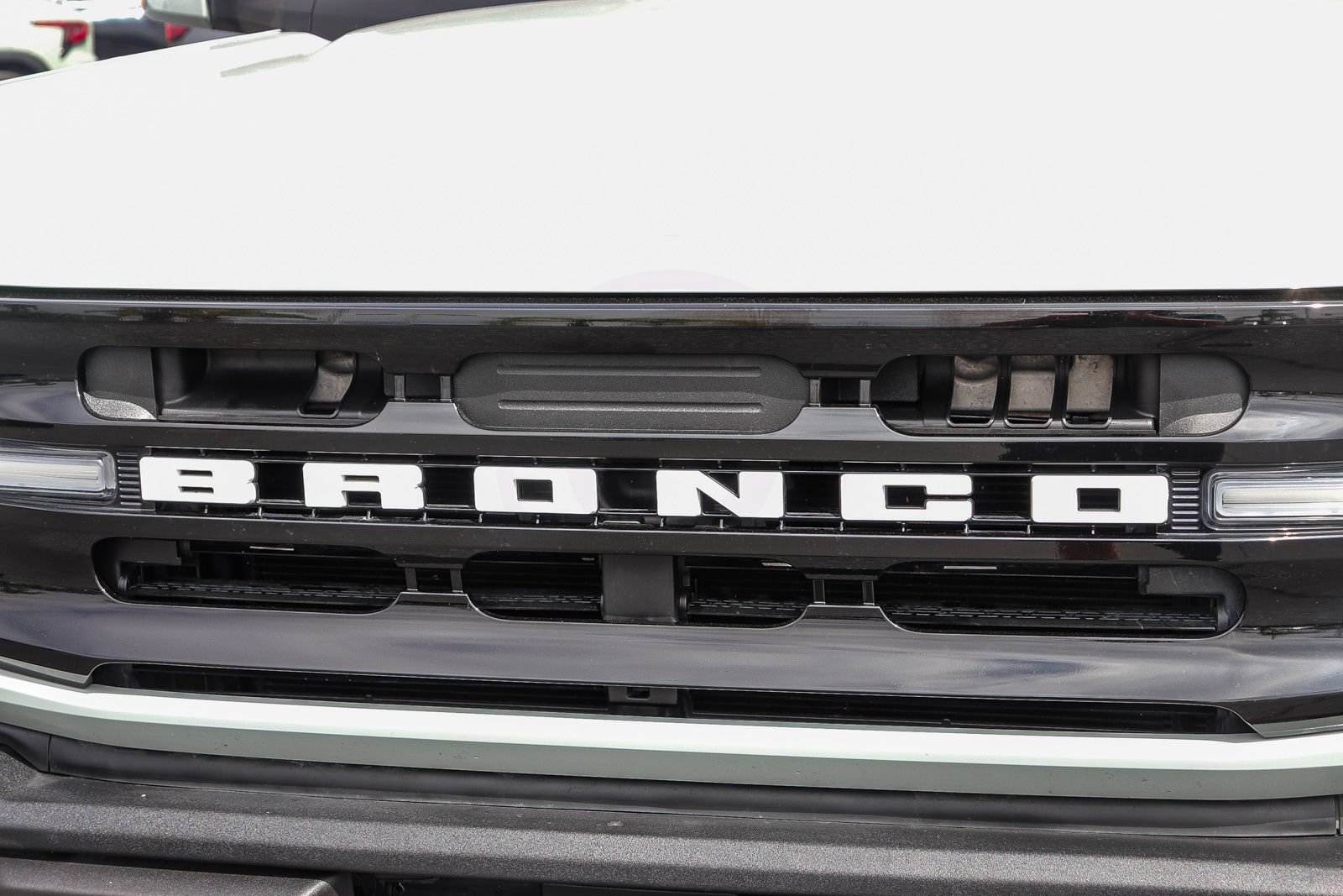 Certified 2023 Ford Bronco Outer Banks w/ Sasquatch Package AWD/4WD image 11