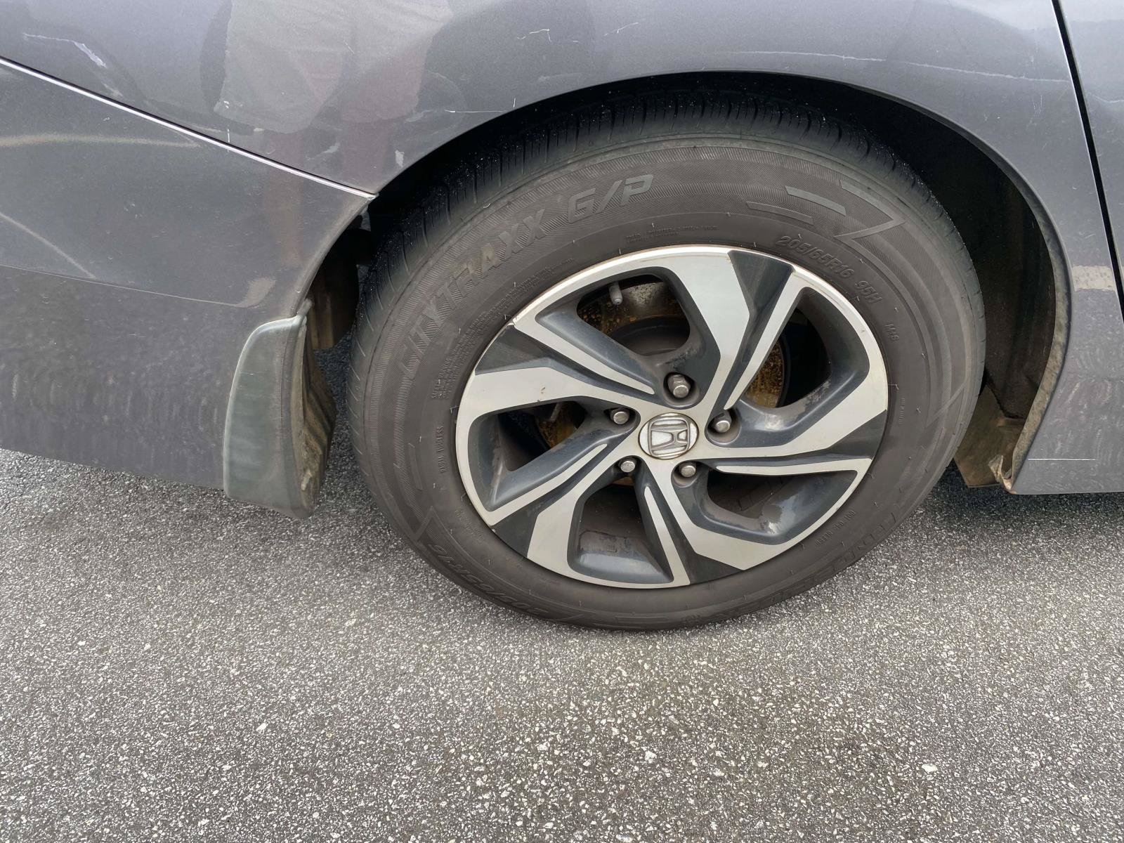 Used 2017 Honda Accord LX image 9