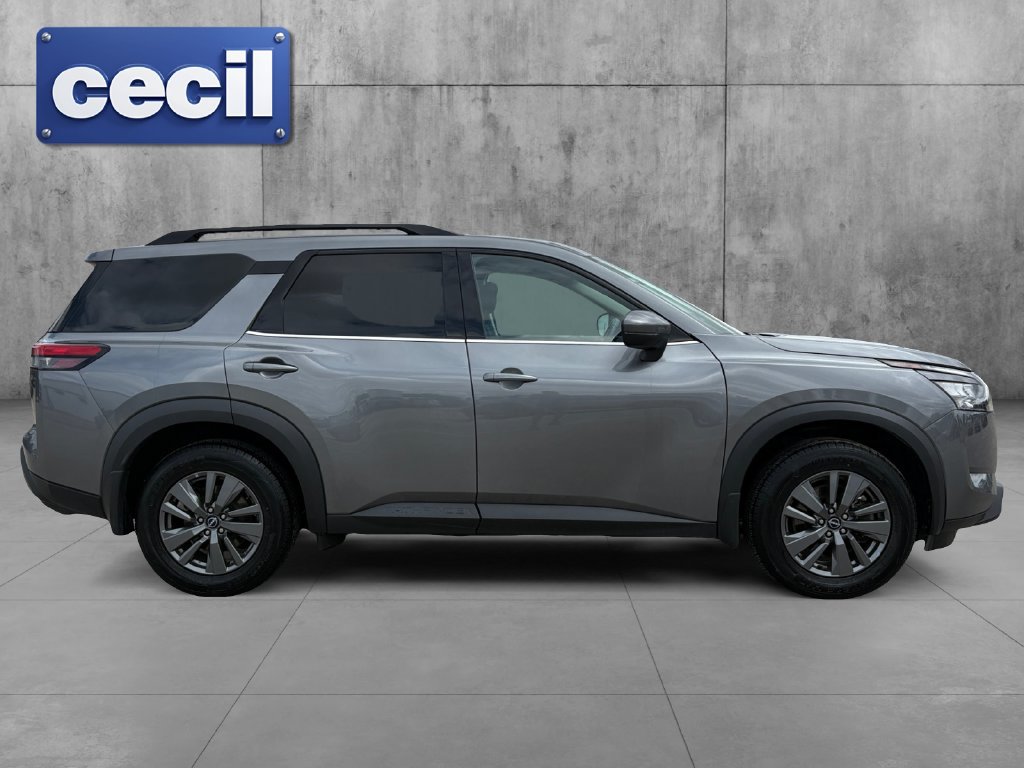 Used 2024 Nissan Pathfinder SV FWD image 4