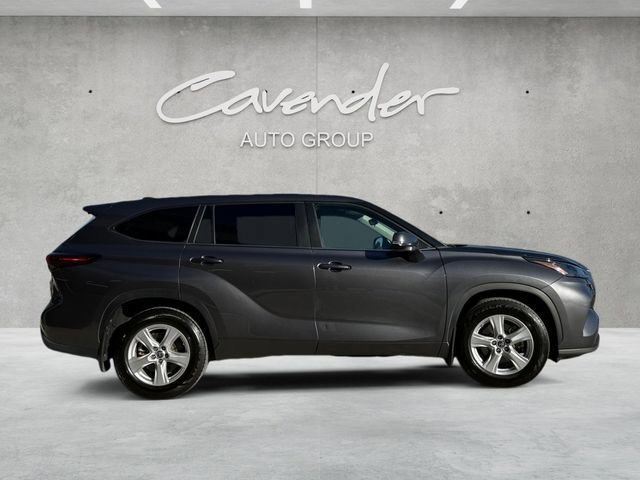 Used 2023 Toyota Highlander L image 6