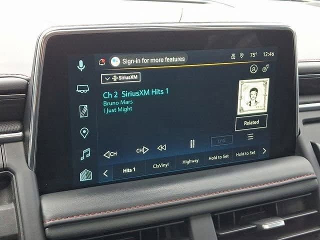 Used 2023 Chevrolet Suburban RST w/ Sport Performance Package image 19