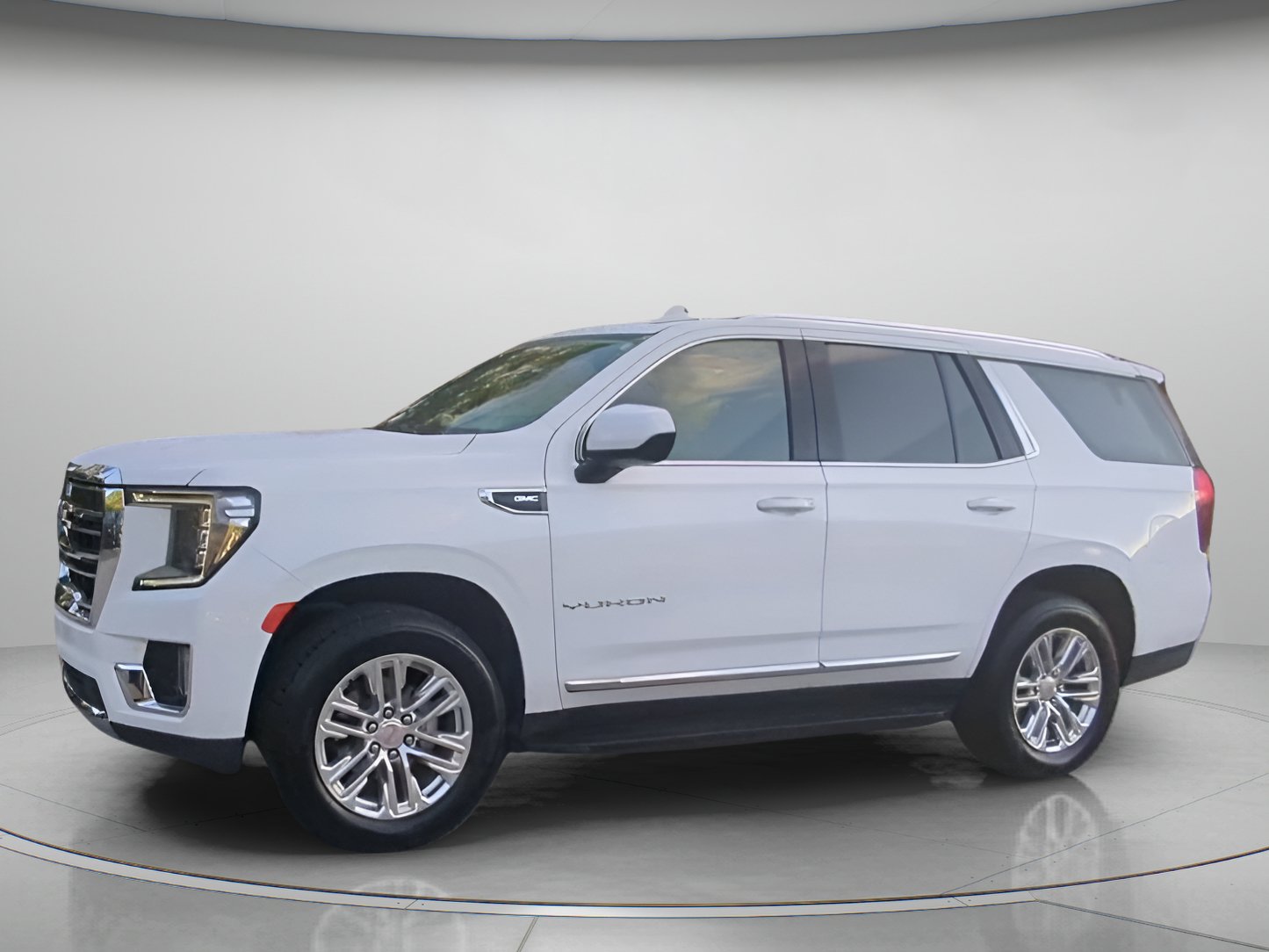 Used 2024 GMC Yukon SLT RWD image 14