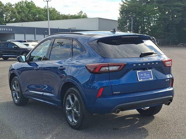 Certified 2023 Ford Escape ST-Line Select w/ Tech Pack #2 AWD/4WD image 4
