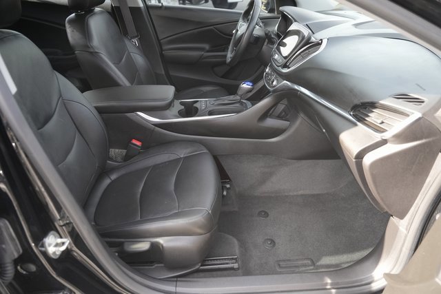 Used 2017 Chevrolet Volt Premier w/ Driver Confidence II Package image 18