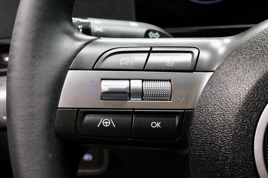 Used 2024 Hyundai Kona SEL AWD/4WD image 25
