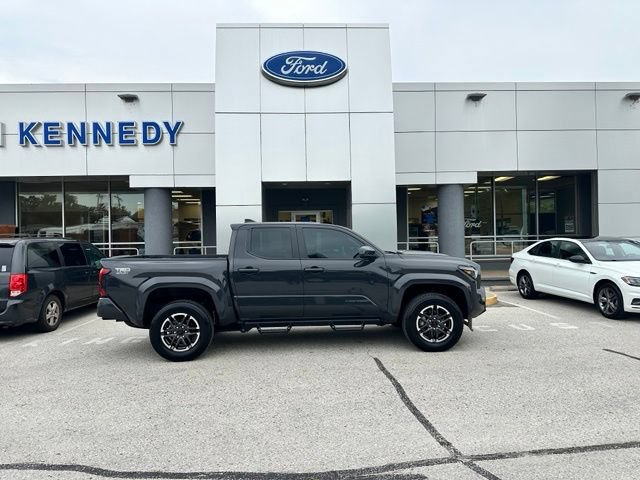 Used 2024 Toyota Tacoma TRD Sport AWD/4WD image 20