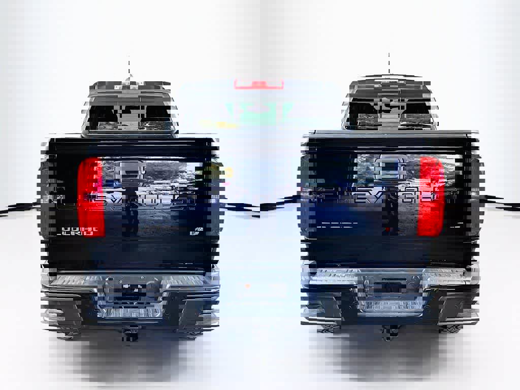 Used 2021 Chevrolet Colorado Z71 w/ Z71 Midnight Edition image 4