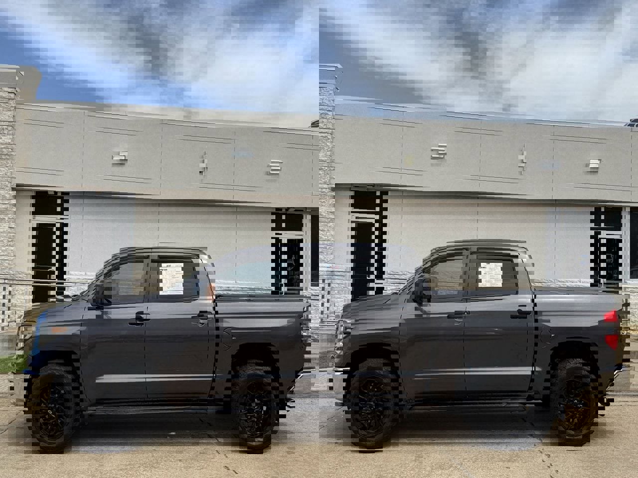 Used 2019 Toyota Tundra SR5 w/ TRD Off Road Package image 3