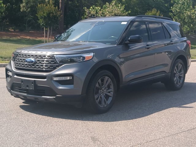 Certified 2022 Ford Explorer XLT w/ Equipment Group 202A RWD image 8