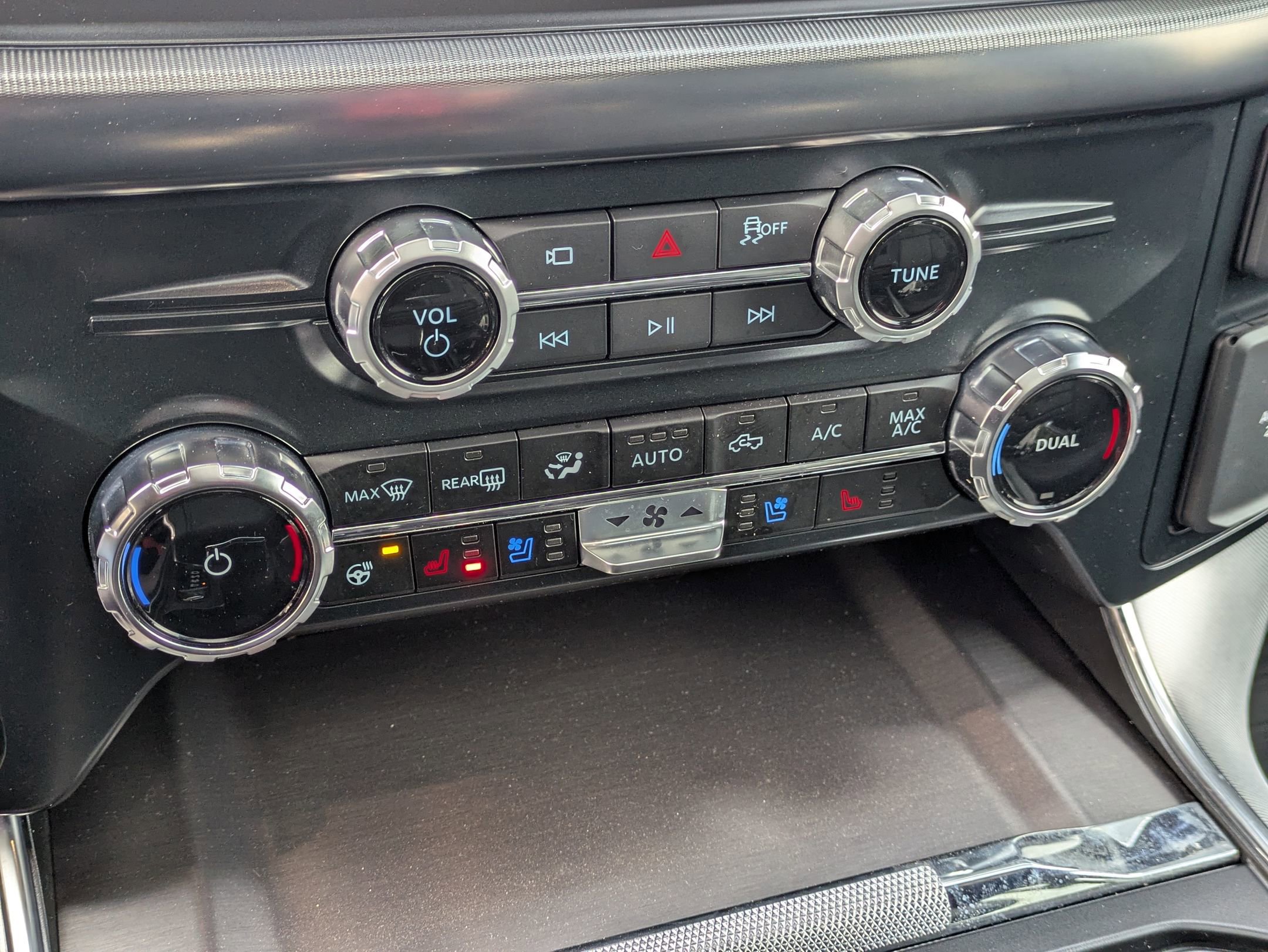 Certified 2025 Ford F150 Platinum w/ Equipment Group 702A High image 27