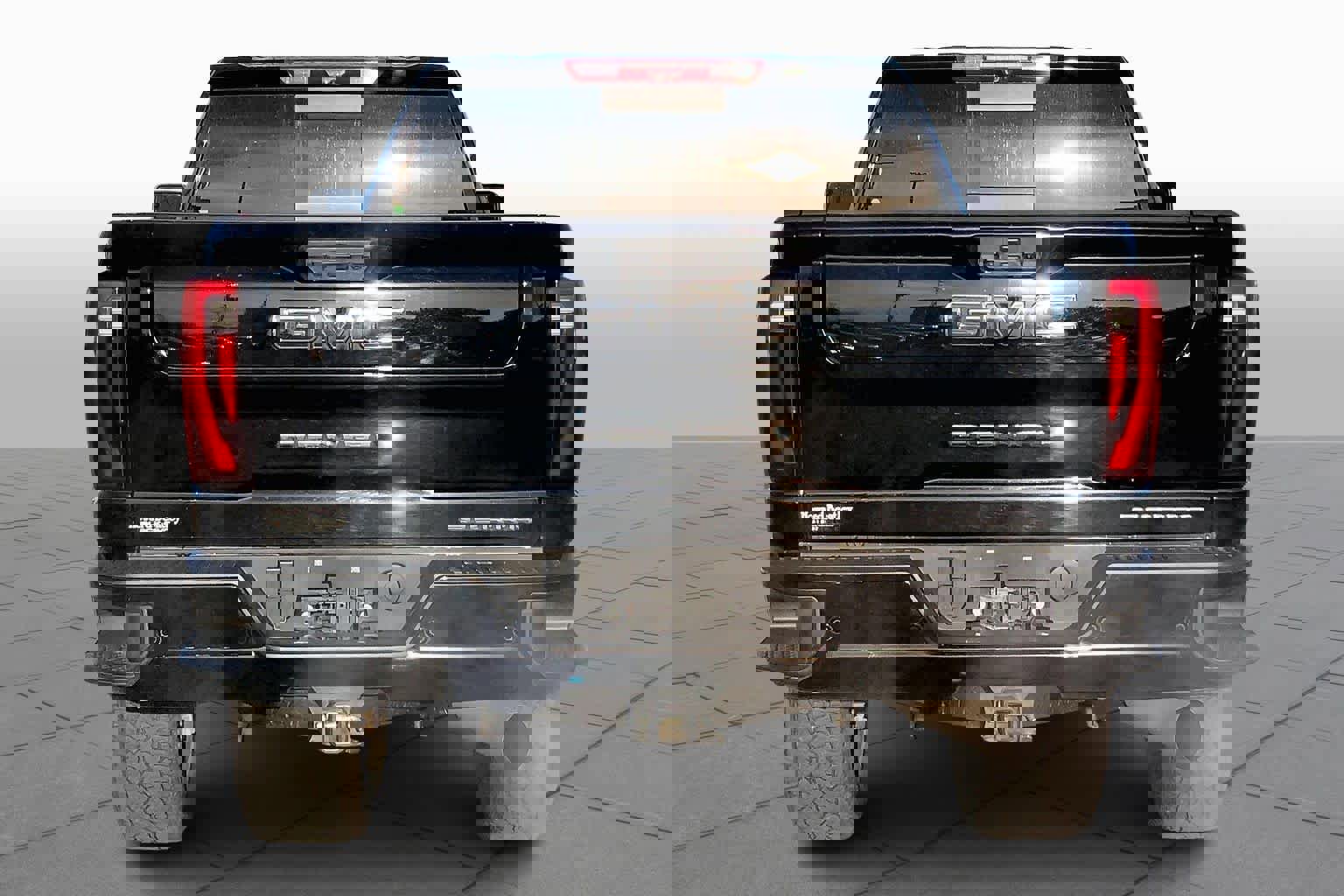 Used 2024 GMC Sierra 2500 Denali Ultimate image 2