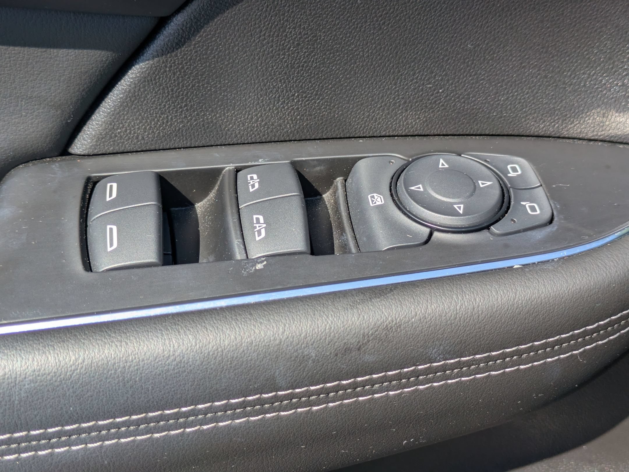 Used 2023 Buick Envision Essence w/ Technology Package I AWD/4WD image 11