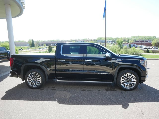 Used 2023 GMC Sierra 1500 Denali Ultimate AWD/4WD image 4