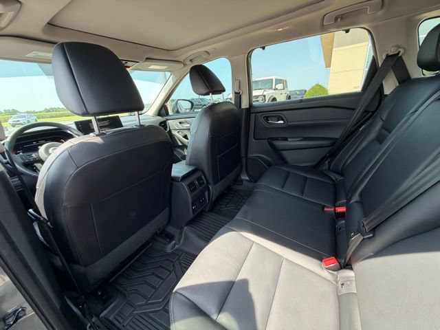 Used 2024 Nissan Rogue SL w/ SL Premium Package FWD image 16