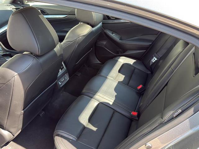 Used 2023 Nissan Maxima SL FWD image 16