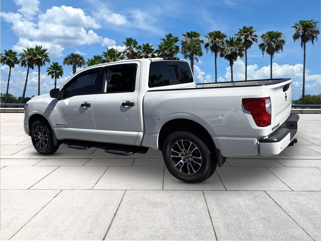 Used 2022 Nissan Titan SV image 6
