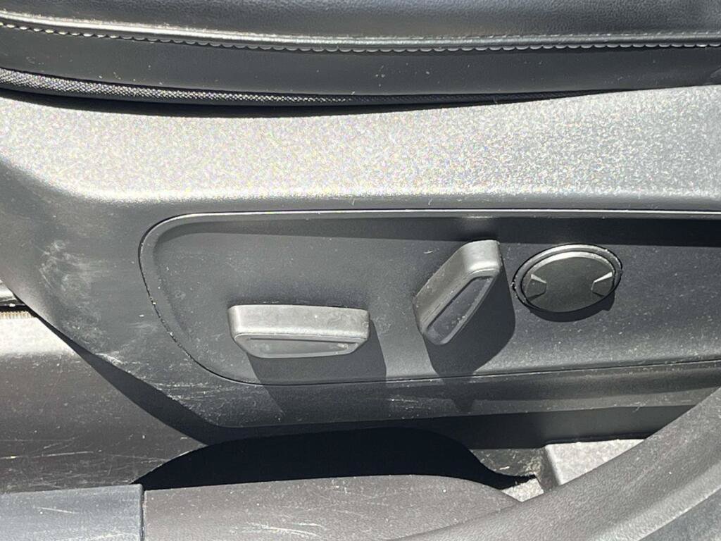 Certified 2024 Ford Escape Platinum AWD/4WD image 18
