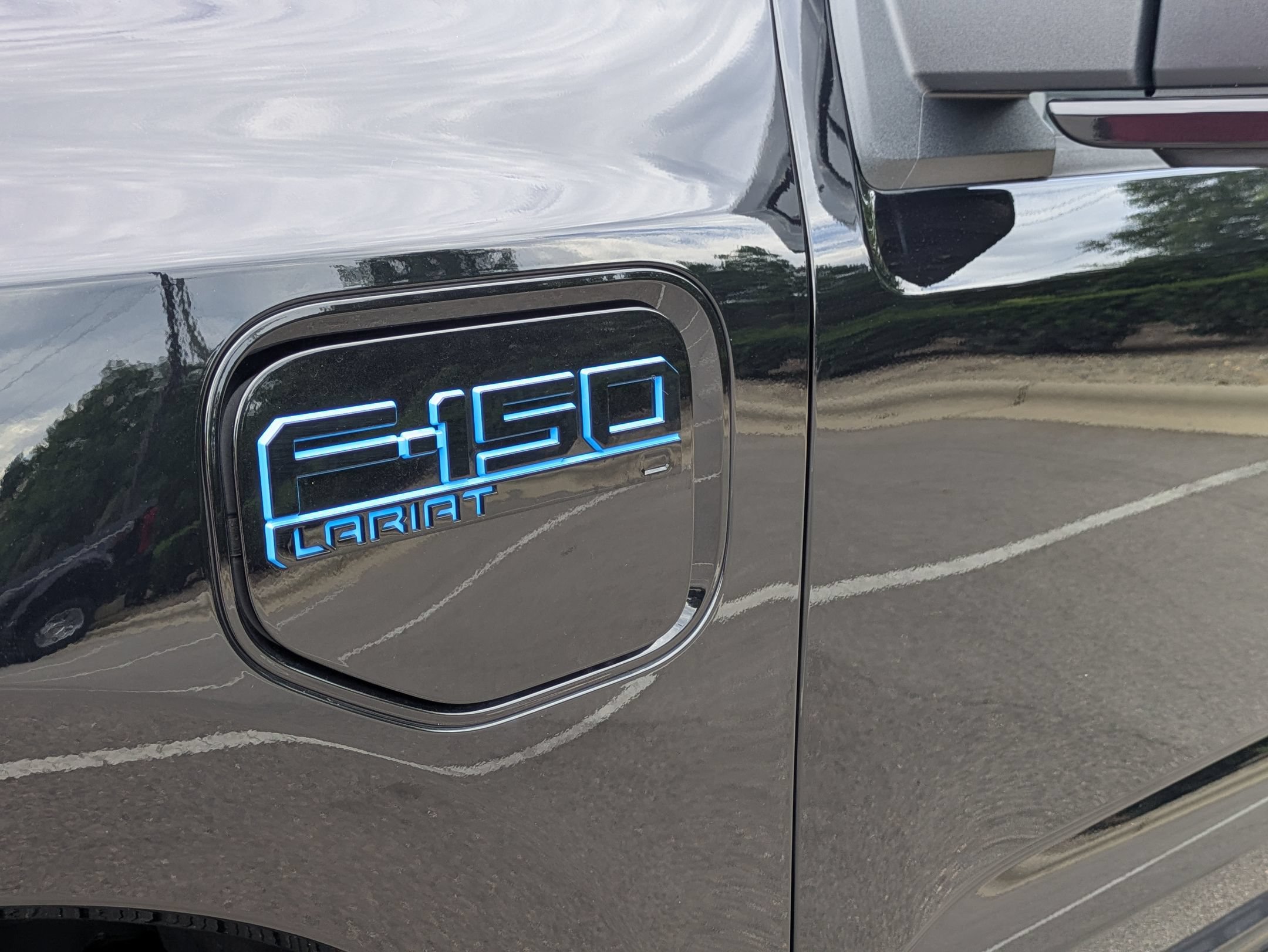Certified 2025 Ford F150 Lightning Lariat w/ Max Trailer Tow Package AWD/4WD image 12