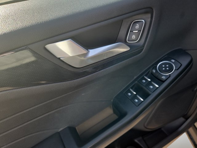 Certified 2025 Ford Escape ST-Line AWD/4WD image 10