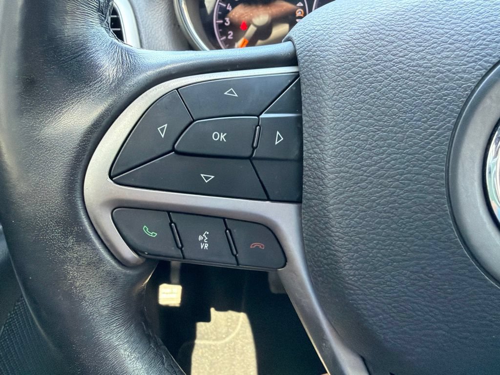 Used 2020 Jeep Grand Cherokee Altitude RWD image 24