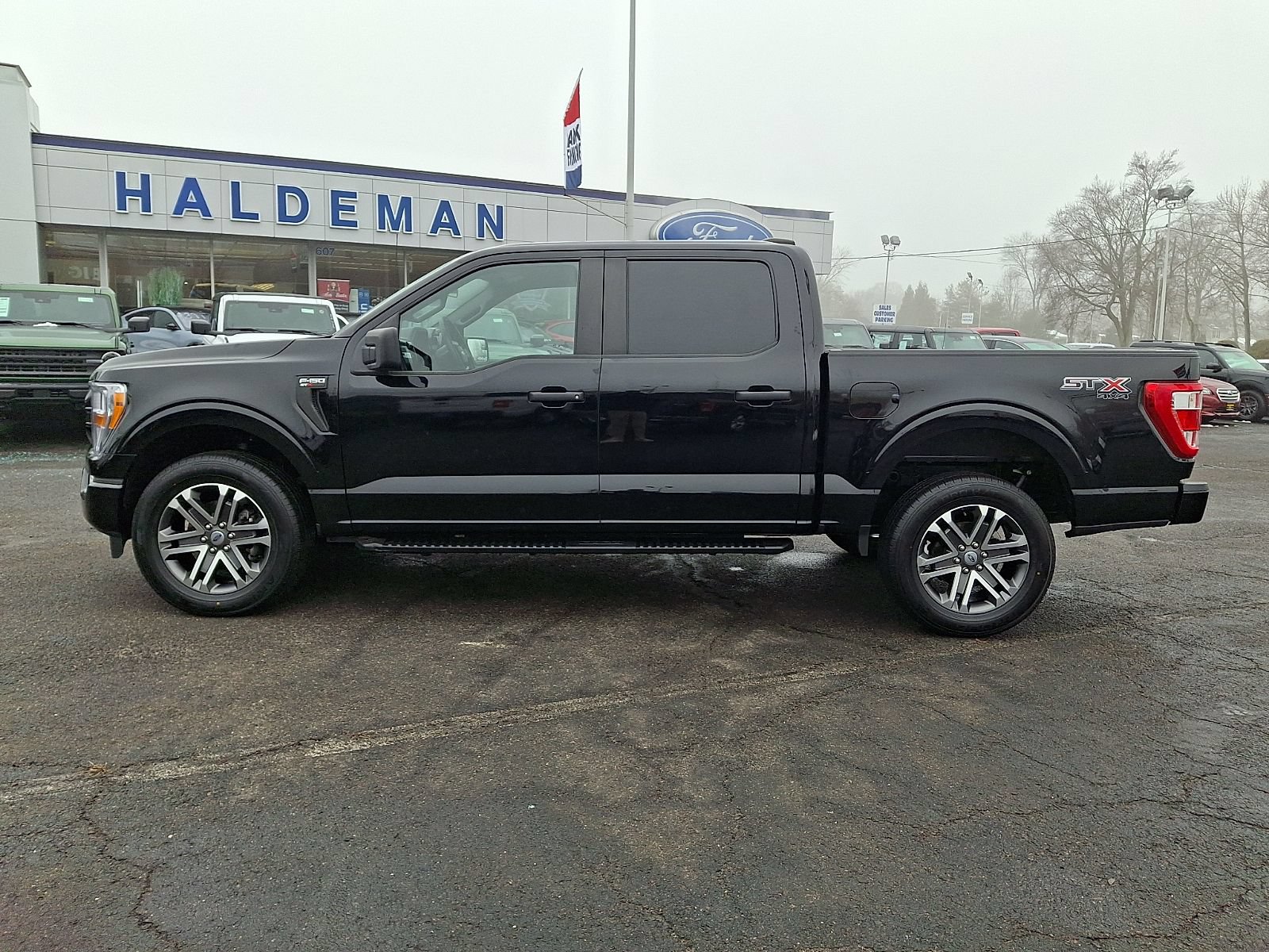 Certified 2022 Ford F150 XL w/ STX Appearance Package AWD/4WD image 4