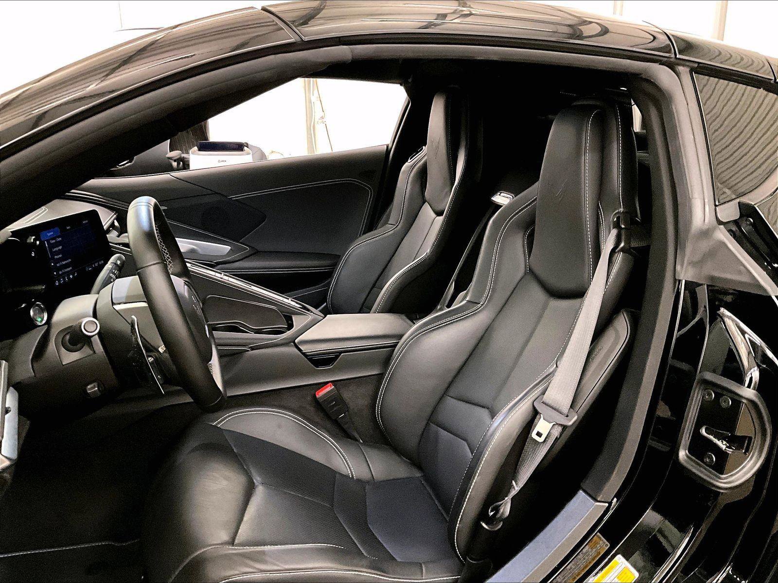 Used 2022 Chevrolet Corvette Stingray Coupe w/ 1LT RWD image 23