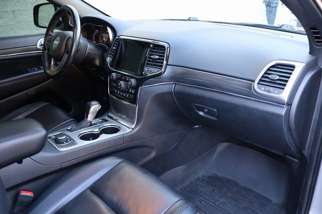 Used 2021 Jeep Grand Cherokee Limited image 32