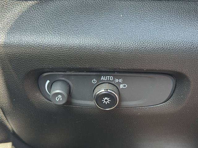 Used 2022 Chevrolet Traverse LS w/ Midnight/Sport Edition FWD image 18