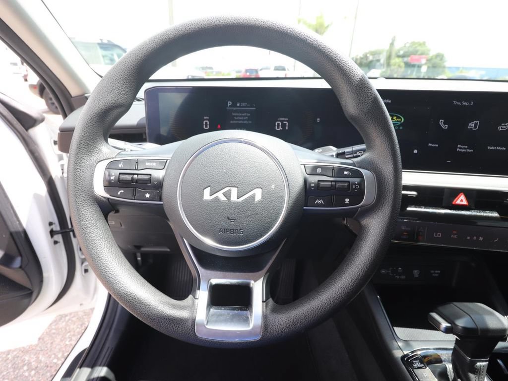 Used 2025 Kia K5 LXS FWD image 17
