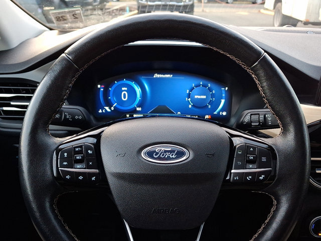 Certified 2022 Ford Escape Titanium w/ Titanium Elite Package image 24