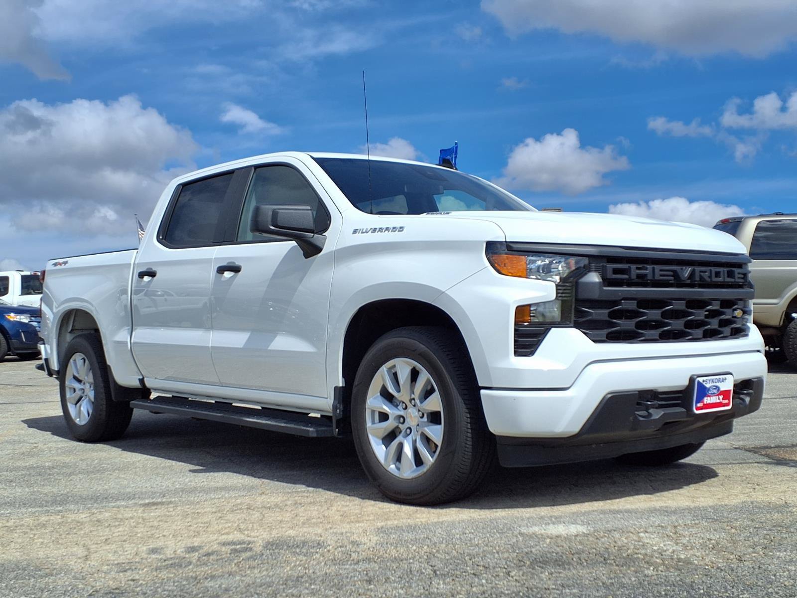 Used 2026 Chevrolet Silverado 1500 Custom AWD/4WD image 3