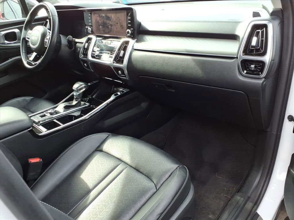 Used 2023 Kia Sorento SX image 8