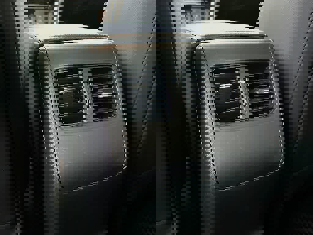 Used 2018 Honda Accord Touring image 13