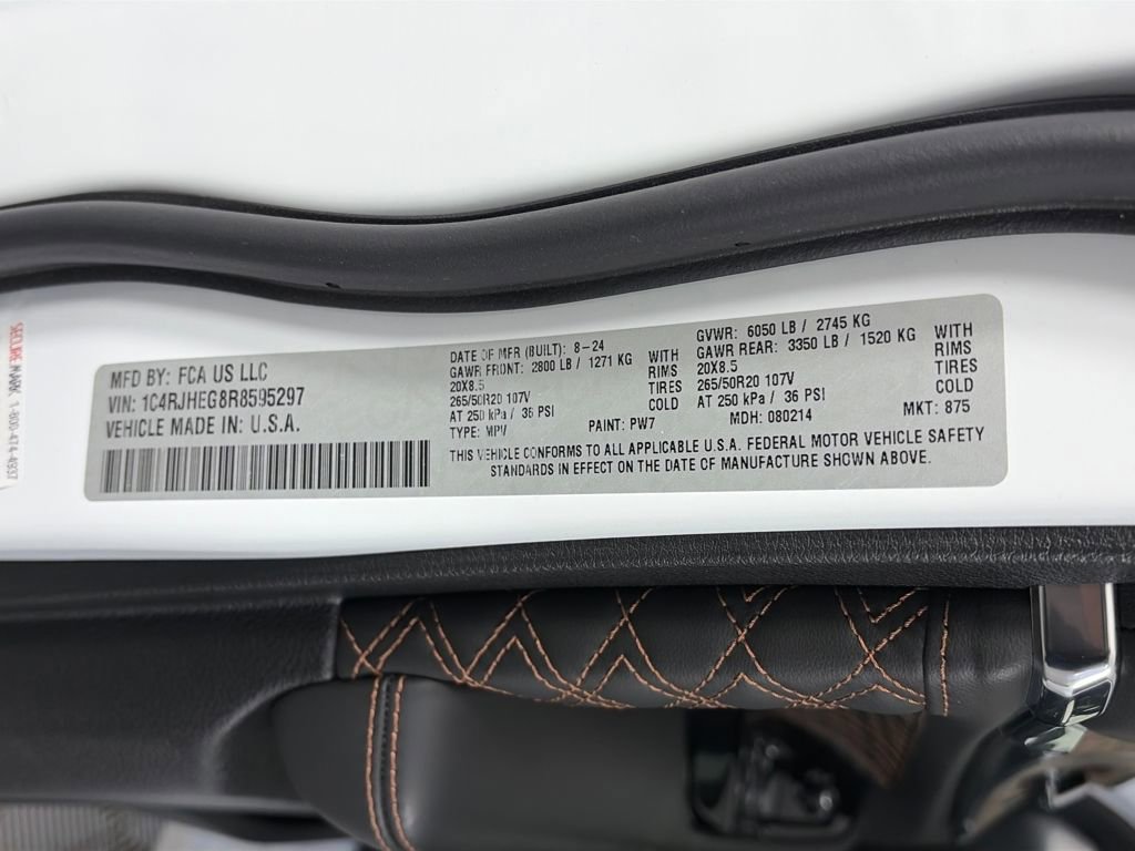 Used 2024 Jeep Grand Cherokee Summit image 9