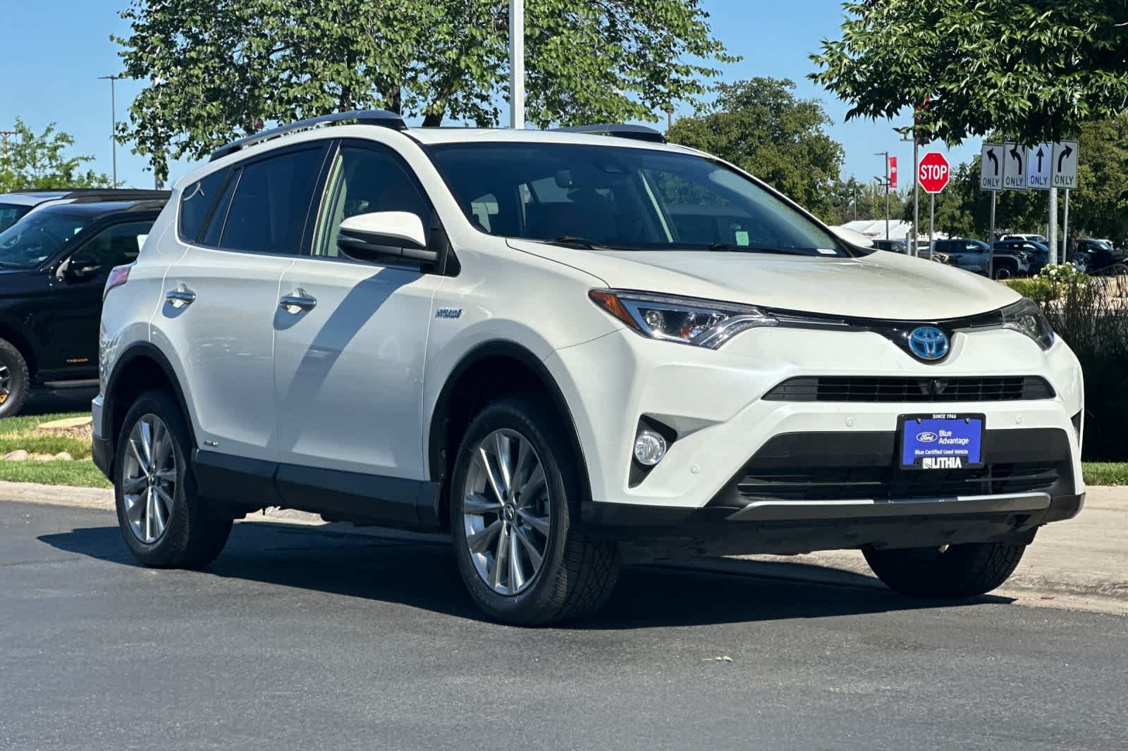 Used 2018 Toyota RAV4 Limited w/ Advanced Technology Package AWD/4WD image 9