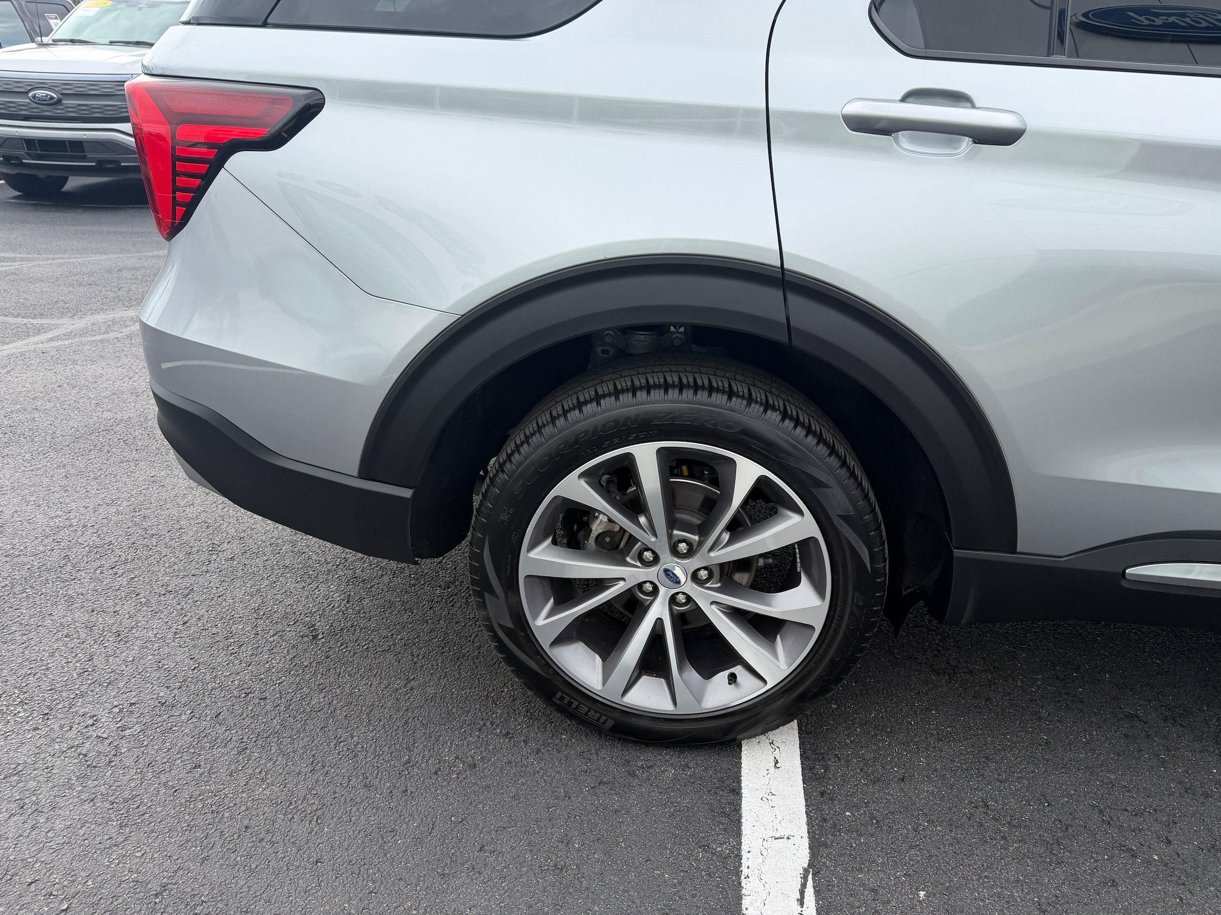 Certified 2025 Ford Explorer Platinum w/ Ultimate Package AWD/4WD image 12