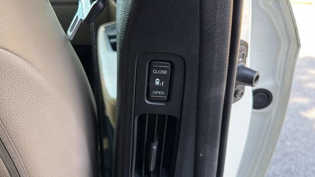 Used 2019 Honda Odyssey Elite image 17