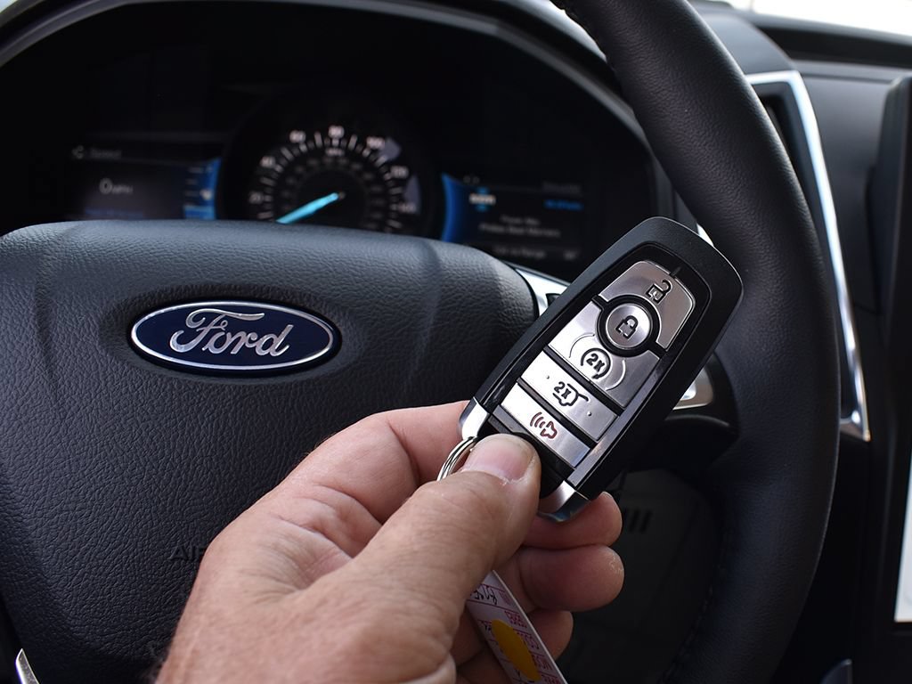 Certified 2024 Ford Edge Titanium AWD/4WD image 11