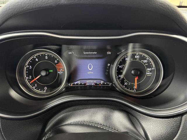 Used 2023 Jeep Cherokee Altitude Lux AWD/4WD image 3