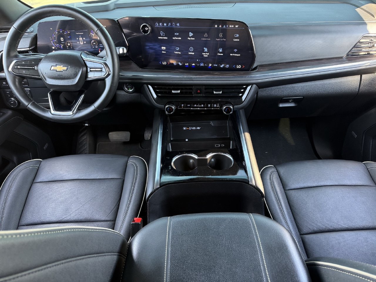 Used 2025 Chevrolet Tahoe Premier AWD/4WD image 10