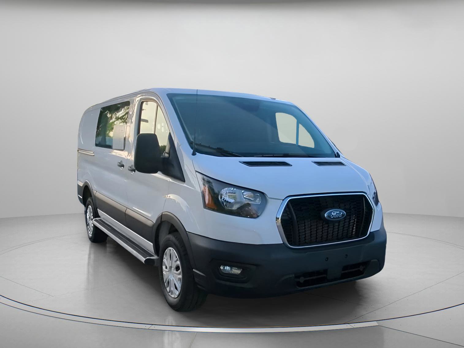 Certified 2025 Ford Transit 250 Low Roof w/ Exterior Upgrade Package RWD image 4