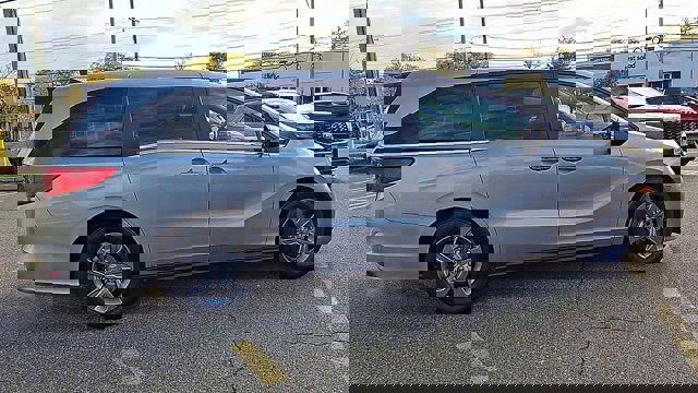 Used 2024 Honda Odyssey EX image 9